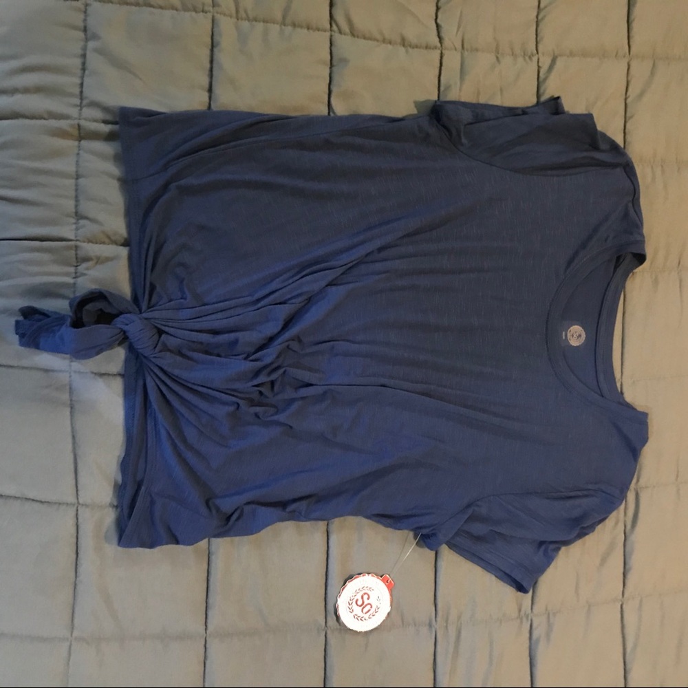 Knotted tee